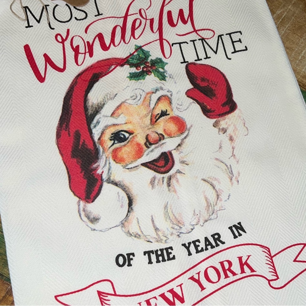 Mud Pie Santa New York Christmas holiday towel. NWT